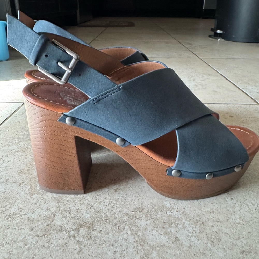 Sandals 👡 - Picture 5 of 7